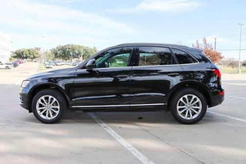 Brilliant Black 2015 Audi Q5 2.0T Premium Plus