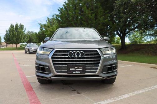 Graphite Gray Metallic 2018 Audi Q7 3.0T Premium Plus