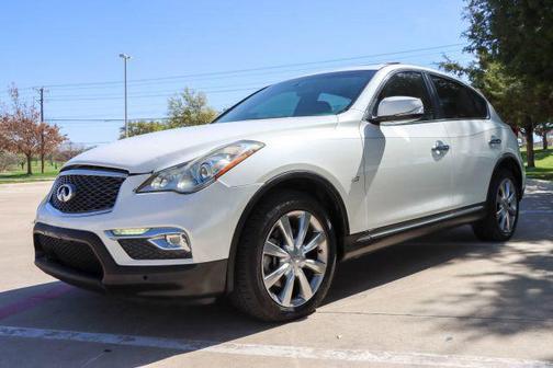 White 2017 INFINITI QX50 Base