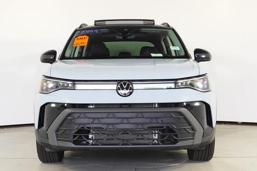 2025 Volkswagen Taos 1.5T SE Black