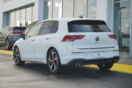 2026 Volkswagen Golf GTI 2.0T SE DSG