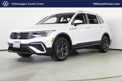 Opal White Pearl Effect 2023 Volkswagen Tiguan 2.0T SE