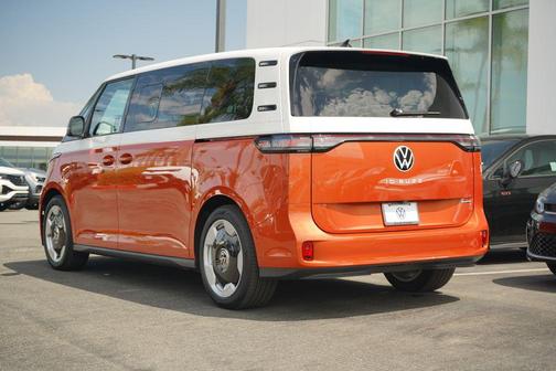 2025 Volkswagen ID. Buzz Pro S Plus with 4MOTION