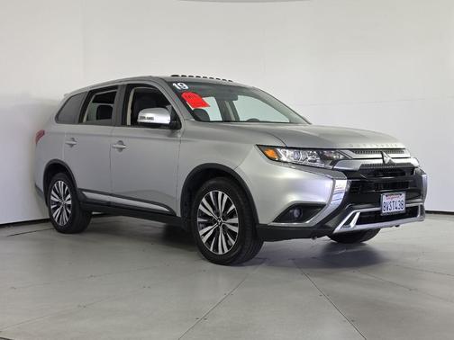 2019 Mitsubishi Outlander SE