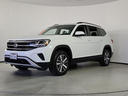 Pure White 2022 Volkswagen Atlas 2.0T SE