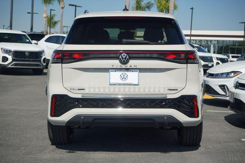 2026 Volkswagen Tiguan 2.0T SEL R-Line 4MOTION