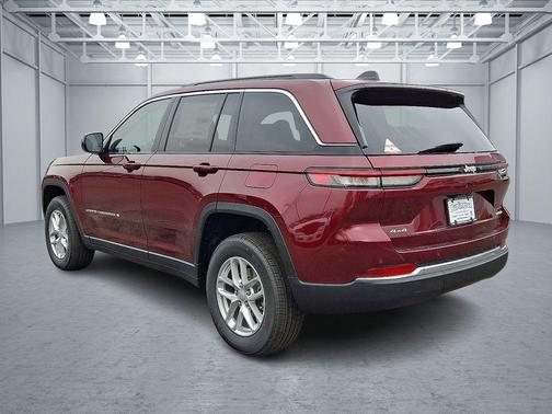 Velvet Red Pearlcoat 2025 Jeep Grand Cherokee Laredo