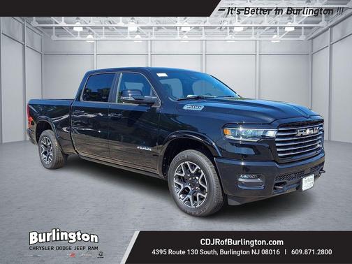 Diamond Black Crystal Pearlcoat 2026 RAM 1500 Laramie