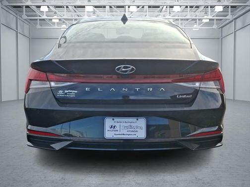 2022 Hyundai ELANTRA Limited