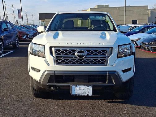 2022 Nissan Frontier SV