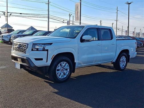 2022 Nissan Frontier SV