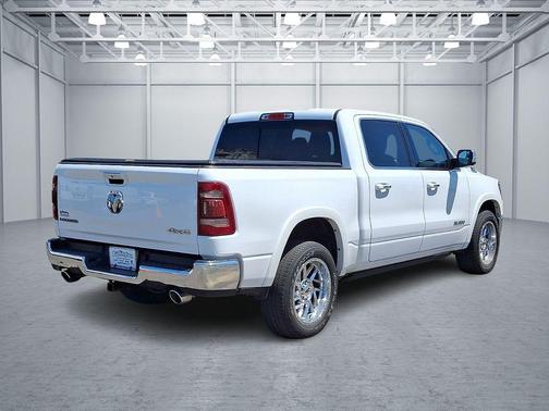 Bright White Clearcoat 2022 RAM 1500 Laramie