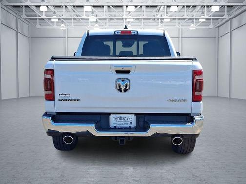 Bright White Clearcoat 2022 RAM 1500 Laramie