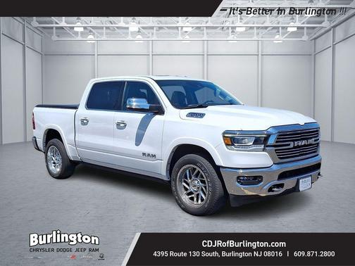 Bright White Clearcoat 2022 RAM 1500 Laramie