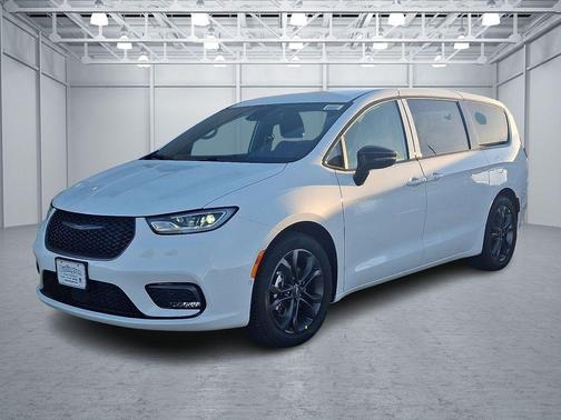 2026 Chrysler Pacifica L