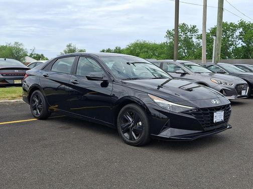 Onyx Black 2023 Hyundai ELANTRA SEL
