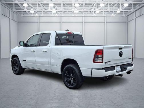 Bright White Clearcoat 2022 RAM 1500 Big Horn/Lone Star