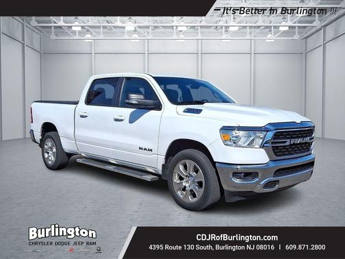 Bright White Clearcoat 2022 RAM 1500 Big Horn/Lone Star