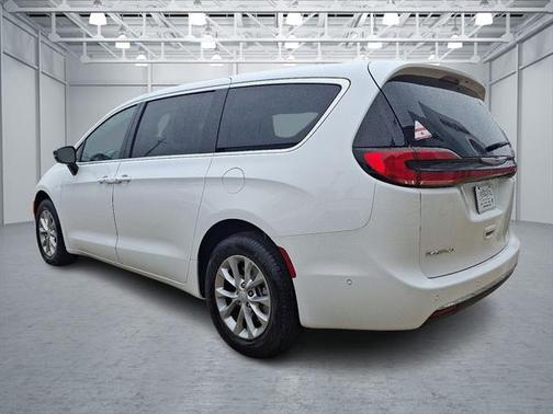 2025 Chrysler Pacifica L
