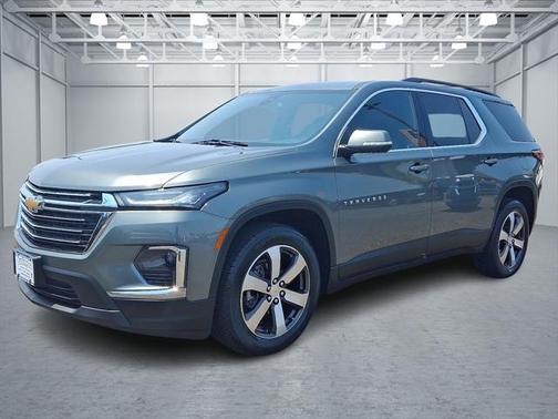 2022 Chevrolet Traverse LT Leather