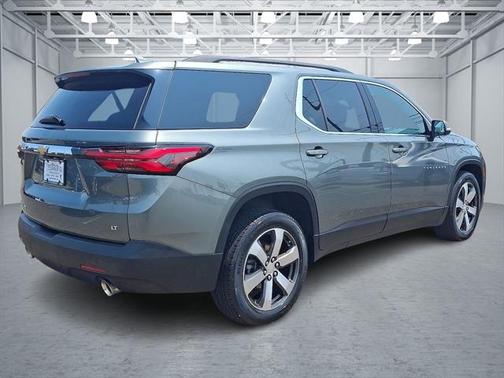 2022 Chevrolet Traverse LT Leather