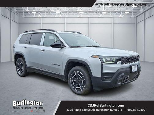 Silver Zynith Clearcoat 2026 Jeep Cherokee Laredo