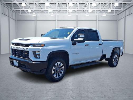 Summit White 2022 Chevrolet Silverado 2500 Custom