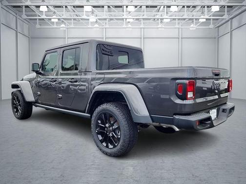 2025 Jeep Gladiator Nighthawk