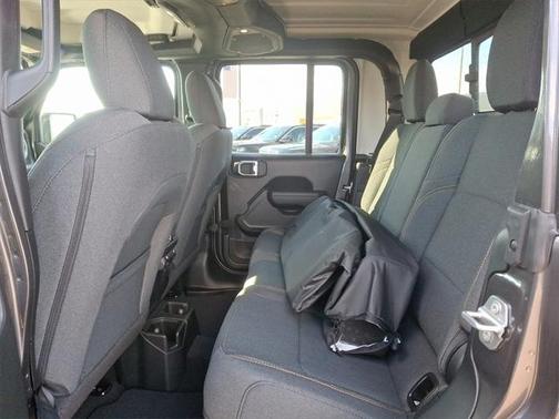 2025 Jeep Gladiator Nighthawk