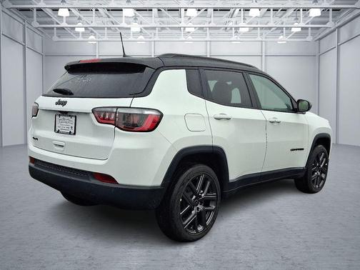 Bright White Clearcoat 2026 Jeep Compass Limited