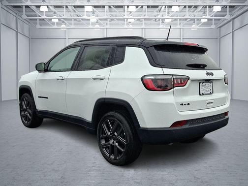 Bright White Clearcoat 2026 Jeep Compass Limited