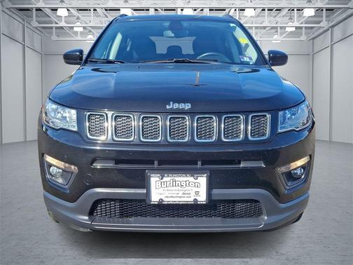Diamond Black Crystal Pearlcoat 2019 Jeep Compass Latitude