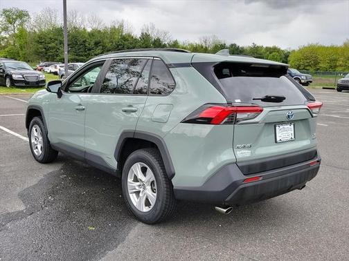 2021 Toyota RAV4 Hybrid XLE