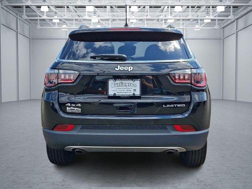 Diamond Black Crystal Pearlcoat 2023 Jeep Compass Limited