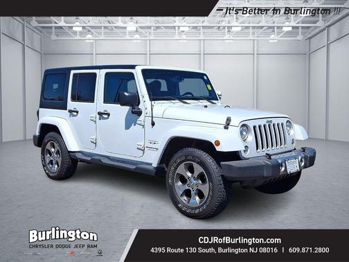Bright White Clearcoat 2018 Jeep Wrangler JK Unlimited Sahara