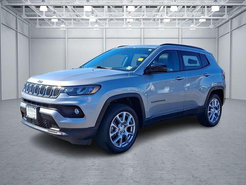 2023 Jeep Compass Latitude Lux