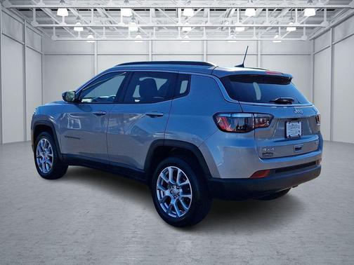 2023 Jeep Compass Latitude Lux