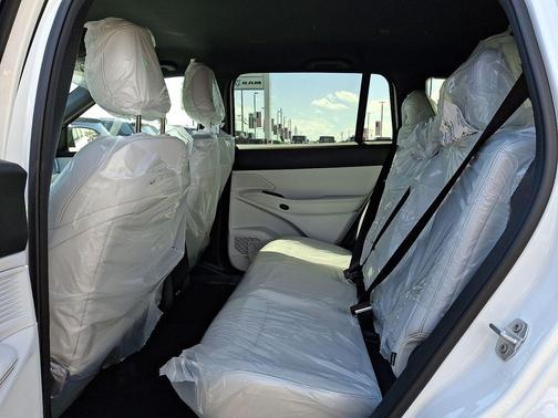 Bright White Clearcoat 2026 Jeep Cherokee Limited