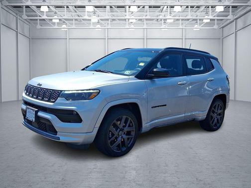 Silver Zynith Metallic Clearcoat 2024 Jeep Compass Limited