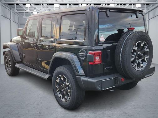 2025 Jeep Wrangler 4-Door Sahara 4x4