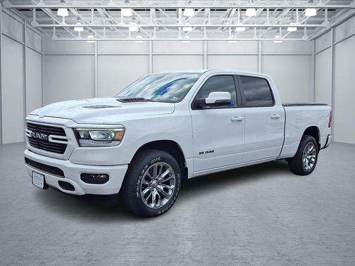 Bright White Clearcoat 2023 RAM 1500 Laramie
