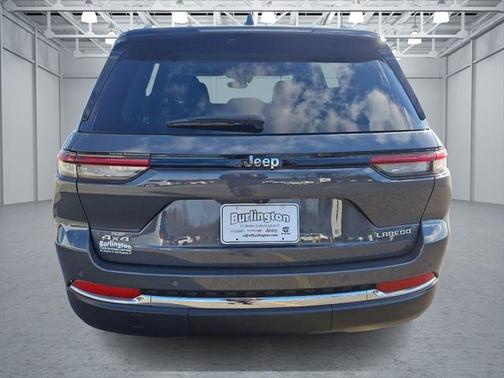 2022 Jeep Grand Cherokee Laredo