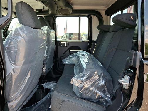 Black Clearcoat 2026 Jeep Gladiator Sport S