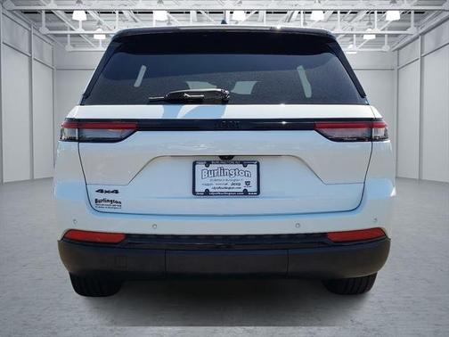 2022 Jeep Grand Cherokee Altitude