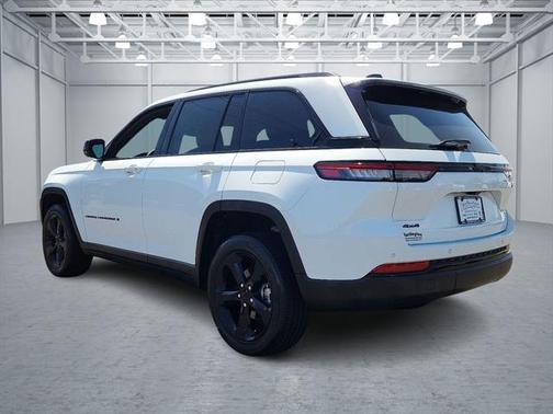 2022 Jeep Grand Cherokee Altitude