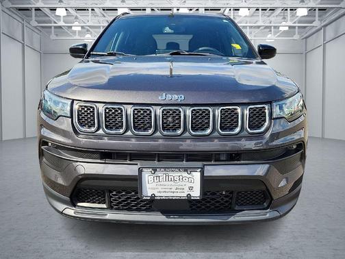 Granite Crystal Metallic Clearcoat 2023 Jeep Compass Latitude Lux