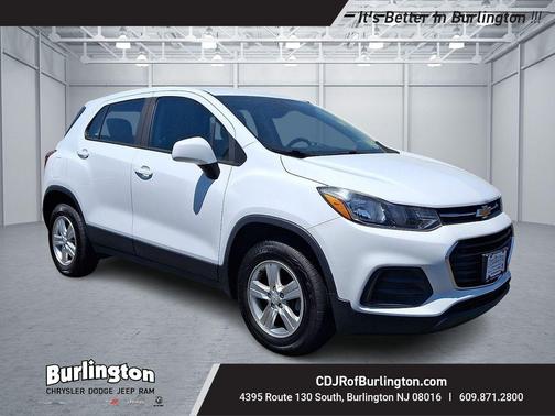 Summit White 2018 Chevrolet Trax LS