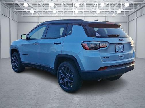 Silver Zynith Metallic Clearcoat 2026 Jeep Compass Limited