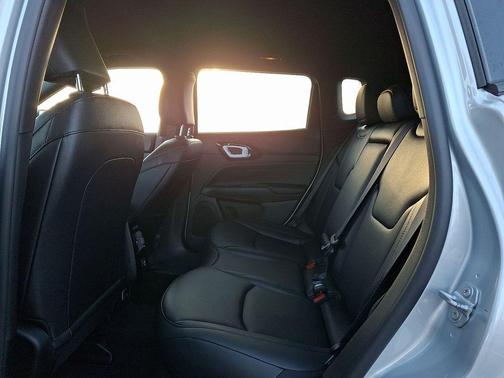 Silver Zynith Metallic Clearcoat 2026 Jeep Compass Limited