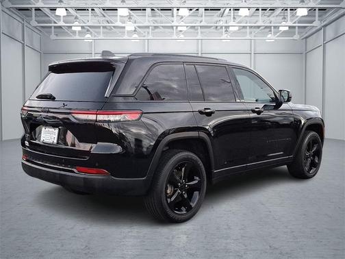 2022 Jeep Grand Cherokee Altitude